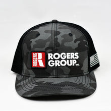 Load image into Gallery viewer, Midnight Black Camo Slight-Curve Flat-Bill Snap-Back Trucker