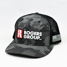 Load image into Gallery viewer, Midnight Black Camo Slight-Curve Flat-Bill Snap-Back Trucker