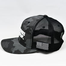 Load image into Gallery viewer, Midnight Black Camo Slight-Curve Flat-Bill Snap-Back Trucker