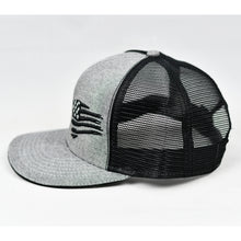 Load image into Gallery viewer, Heather Grey & Black Slight-Curve Flat-Bill Snap-Back Trucker