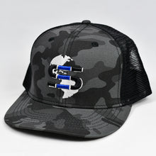 Load image into Gallery viewer, Midnight Black Camo Slight-Curve Flat-Bill Snap-Back Trucker