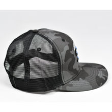 Load image into Gallery viewer, Midnight Black Camo Slight-Curve Flat-Bill Snap-Back Trucker