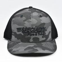 Load image into Gallery viewer, Midnight Black Camo Slight-Curve Flat-Bill Snap-Back Air-Mesh Trucker