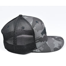 Load image into Gallery viewer, Midnight Black Camo Slight-Curve Flat-Bill Snap-Back Air-Mesh Trucker