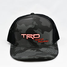 Load image into Gallery viewer, Midnight Black Camo Slight-Curve Flat-Bill Snap-Back Trucker